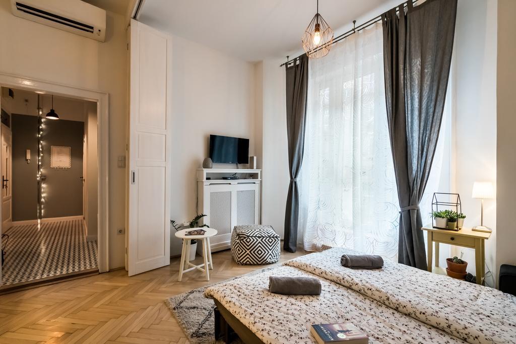 Bpr Charming Design Apartment With Balcony, A/C Budapest Luaran gambar