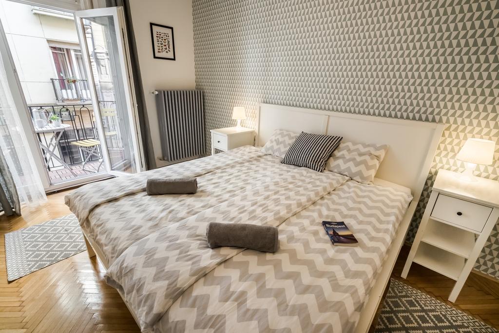 Bpr Charming Design Apartment With Balcony, A/C Budapest Luaran gambar