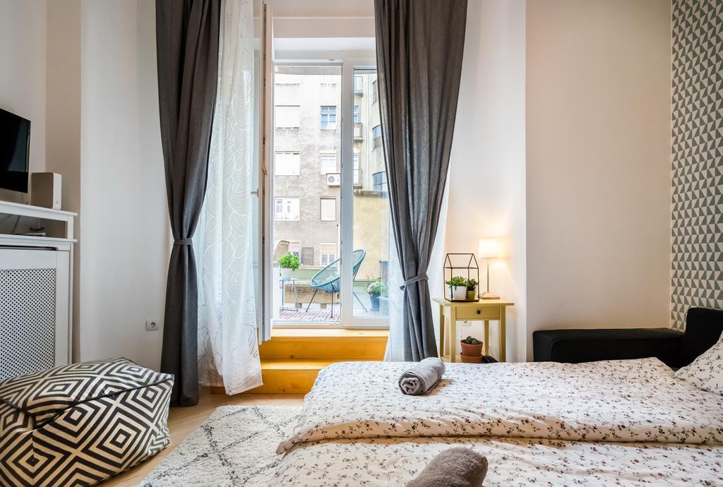 Bpr Charming Design Apartment With Balcony, A/C Budapest Luaran gambar